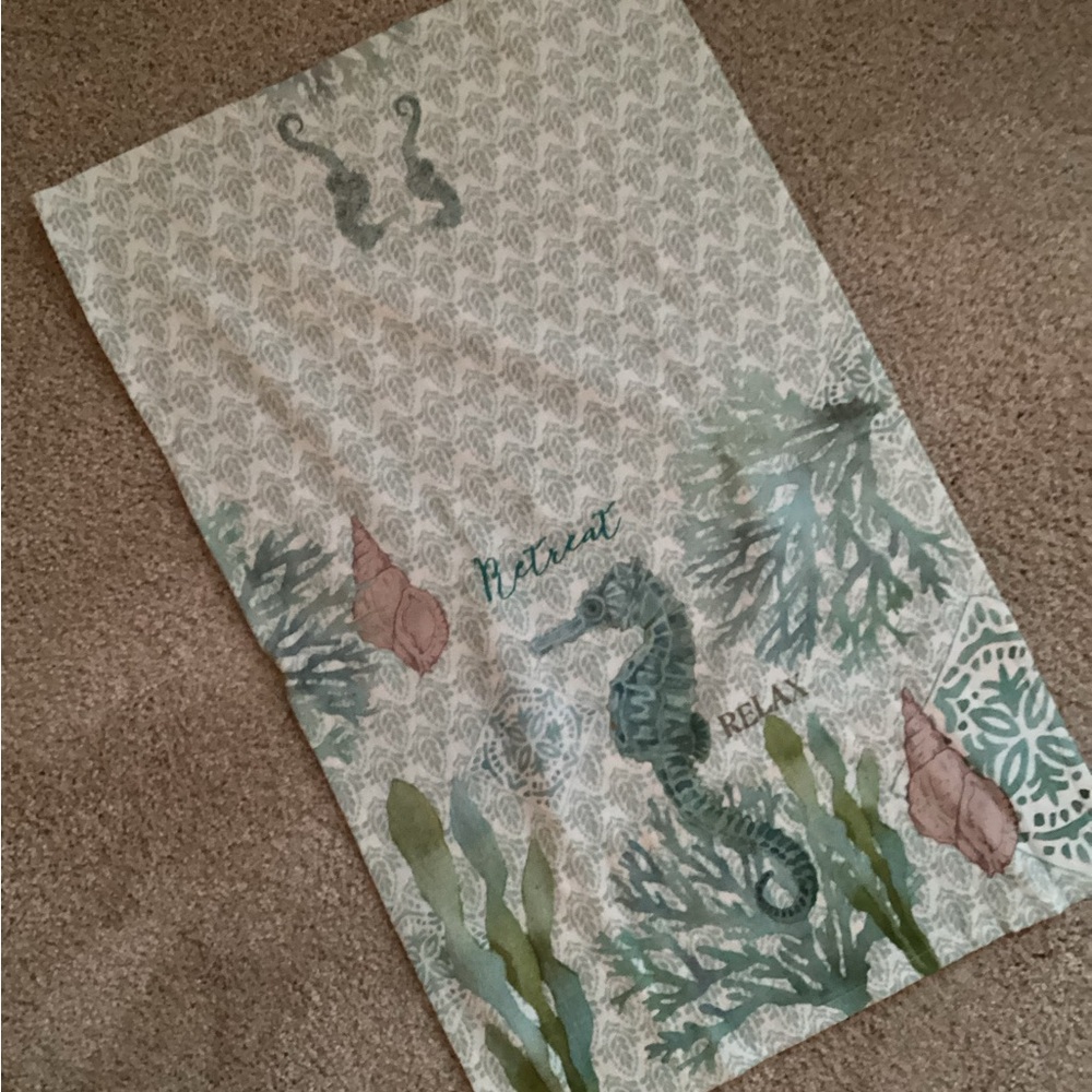 PRETTY SEAHORSE TEA TOWEL - Green and White